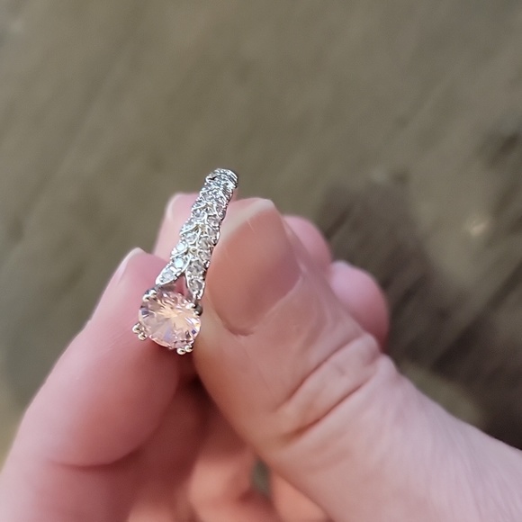 NWOT Faux Pink Diamond & Silver Ring - Picture 5 of 8